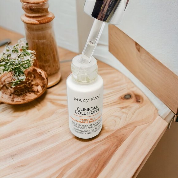 Clinical Solutions Ferulic + Niacinamide Brightener - Mary Kay Exclusive - Picture 5 of 8